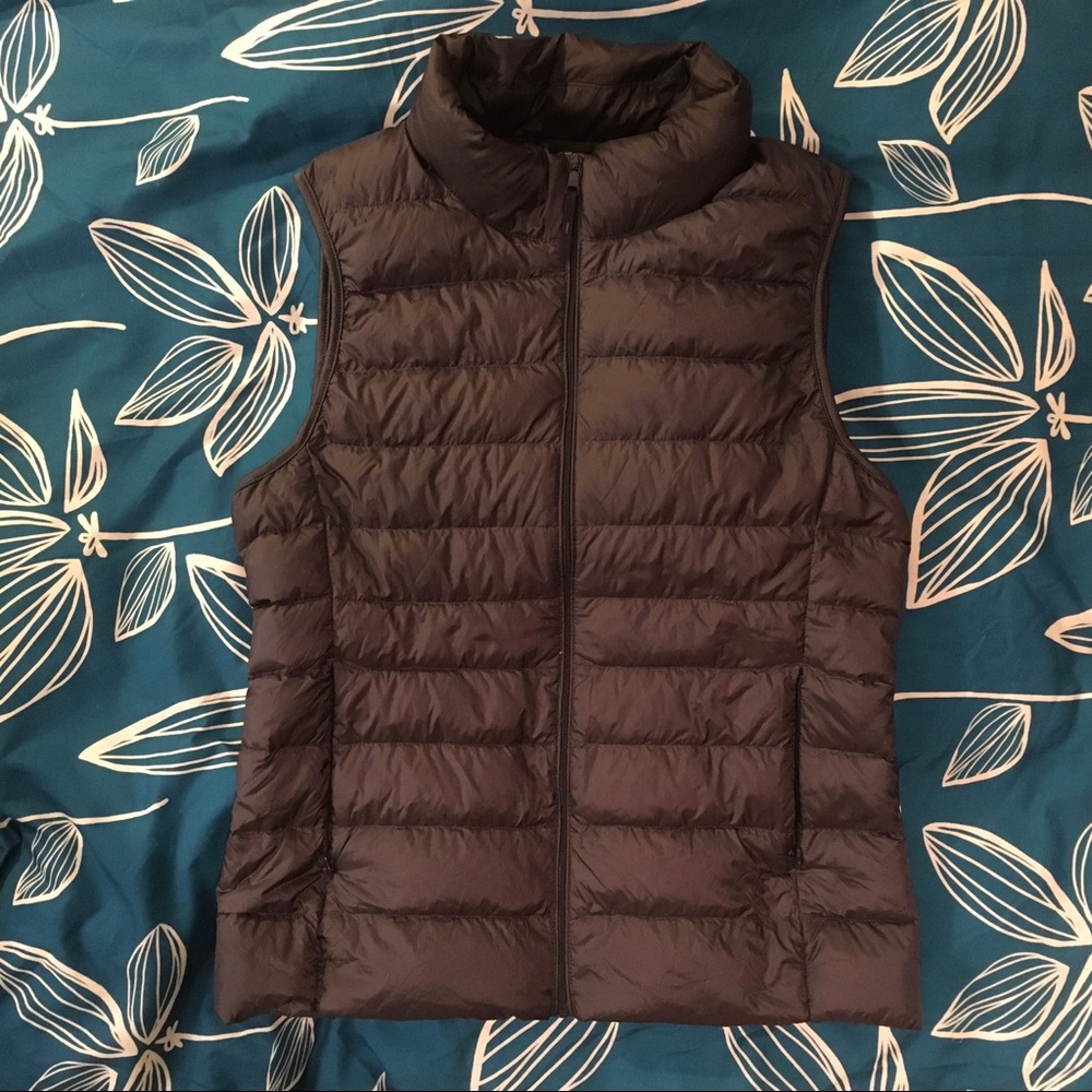 Navy blue Uniqlo ultra light down vest